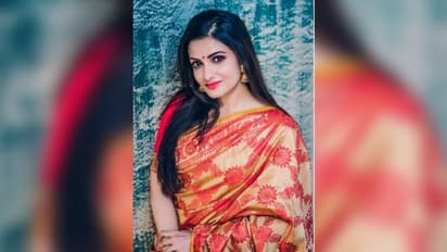 লকডাউনে গোল রুটি চ্যালেঞ্জ নিলেন তনুশ্রী, দূরন্ত গতিতে ভাইরাল ভিডিও