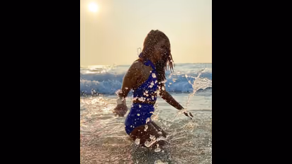 'ಶೃಂಗಾರದ ಹೊಂಗೇ ಮರ'ದ ಹುಡುಗಿ ತುಂಡು ಬಟ್ಟೆ ಗಿಟ್ಟಿಸಿತು ನೆಟ್ಟಿಗರ ಗಮನ!