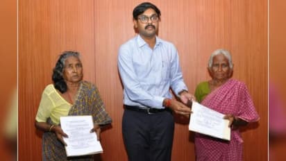 46 ஆயிரம் செல்லாத நோட்டுகளுடன் கலங்கிய மூதாட்டிகள்..! அதிரடி நடவடிக்கை எடுத்த ஆட்சியர்..!