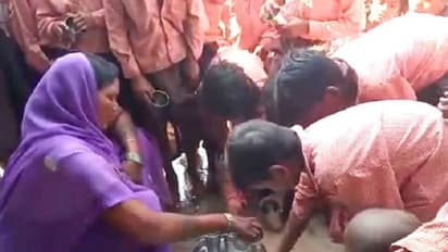 ஒரு லிட்டர் பாலை ஒரு பக்கெட் தண்ணீல கலந்து விநியோகம் … இது தான் சத்துணவு !!