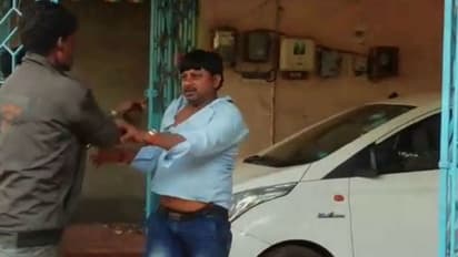 ভোটে হেরে পার্টি অফিসে এলাহি খাওয়া-দাওয়া, কর্মীদের রোষের মুখে বিজেপি নেতারা