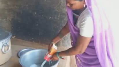 1 ಬಕೆಟ್‌ ನೀರಿಗೆ 1 ಲೀಟರ್‌ ಹಾಲು ಸೇರಿಸಿ 81 ಮಕ್ಕಳಿಗೆ ಹಂಚಿಕೆ!