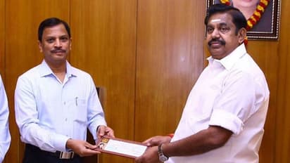 முதல்வரின் நம்பிக்கைகுரியவரான எஸ்.கே.பிரபாகரன் தமிழக உள்துறை செயலாளராக நியமனம்..!