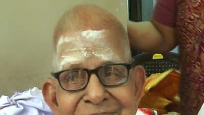 പുരസ്കാരപ്രഭയില്‍ അക്കിത്തം