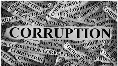 ஊழல் அதிகாரிகளுக்கு மட்டும் இவை எல்லாம் கிடைப்பது எப்படி?... உயர் நீதிமன்றம் வேதனை...!