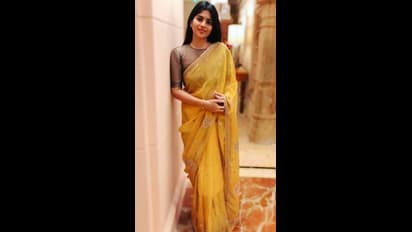 'எனை நோக்கி பாயும்தோட்டா' பட நாயகி மேகா ஆகாஷ் சேலைக்கட்டி கிறங்கவைக்கும் இதுவரை பார்த்திராத புகைப்படங்கள்..!