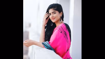 மேகா ஆகாஷுக்கு அடித்த ஜாக்பாட்...! எளிதில் கிடைக்காத வாய்ப்பு? தலை சுற்றி நிற்கும் இளம் நடிகைகள்!