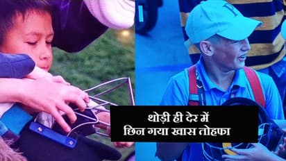 तिहरे शतक के बाद वार्नर ने जीता सभी का दिल, छोटे बच्चे को गिफ्ट किया यादगार हेलमेट