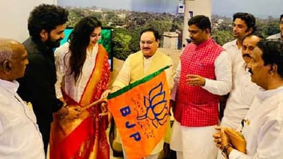 ஜெயலலிதா போலவே மோடியும் கலக்குகிறார்... பாஜகவில் இணைந்த நமீதா பேட்டி!