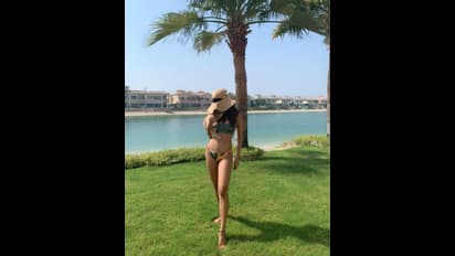 सोशल मीडिया में कहर बरपा रही हैं देसी एंजेलिना जोली ईशा गुप्ता की Hot एंड sexy फोटोज