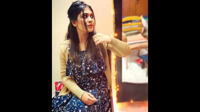 ಎಂತೆಂಥಾ ಪೋಸ್ ಕೊಟ್ಟಿದ್ದಾರೆ!  ಬಿಗ್ ಬಾಸ್ ಸ್ಪರ್ಧಿಗಳ ನೀವು ನೋಡಿರದ ಪೋಟೋಸ್