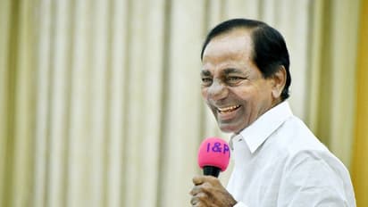 KCR Photo Gallery: ఆర్టీసి ఉద్యోగులపై  సీఎం కేసీఆర్ వరాల జల్లు... ప్రగతి భవన్ లో ఆత్మీయ సమావేశం