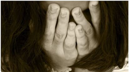 కూతురిపై తండ్రి అత్యాచారం: గొలుసులతో కట్టేసి మరీ, అఘాయిత్యం