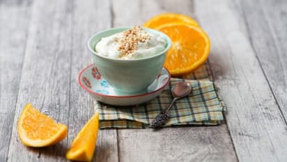 শীতকালে টক দই খাচ্ছেন, খাওয়ার আগে জেনে নিন এই বিষয়গুলি