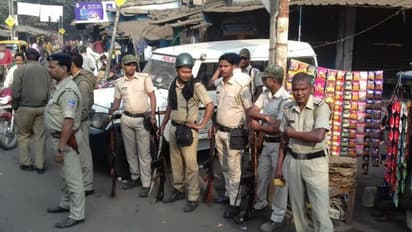 চোখে লঙ্কার গুঁড়ো, আসানসোলে পুলিশকে লক্ষ্য করে গুলি চালিয়ে চম্পট দুষ্কৃতীদের