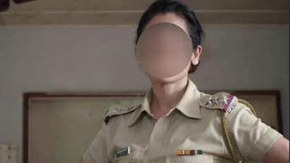 வசீகர குரலில் காதல் சொட்ட சொட்ட பேசிய பெண் சப்இன்ஸ்பெக்டர்..!!  கொள்ளையனால் நடந்த  பலான சம்பவம்..!!