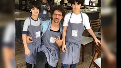 সোশ্য়াল মিডিয়ায় সন্তানের ছবিতে অস্বস্তি নেই, জানালেন হৃতিক