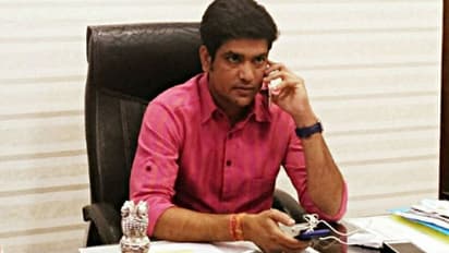 স্ত্রী করোনা মুক্ত, এবার করোনা ভাইরাসে আক্রান্ত লক্ষ্মীরতন শুক্লার ছেলে