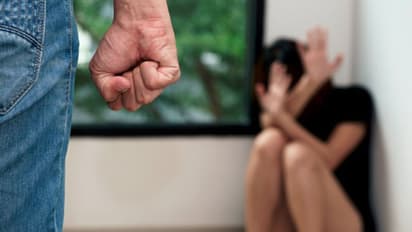 கிக் ஏற்றும் போட்டோ போட்ட 11 ஆம் வகுப்பு மாணவி..!! பேசி மயக்கி உறவுகொண்ட காலேஜ் பையன்...!!