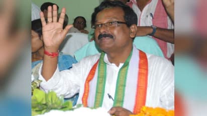 জেলা পরিষদের দায়িত্ব থেকে অব্যাহতি চাইলেন সভাধিপতি, জল্পনা তুঙ্গে বীরভূমে