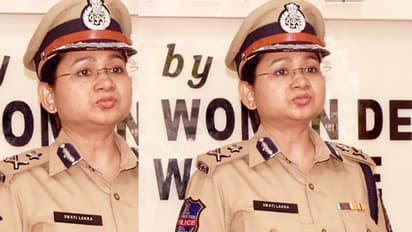 పరిస్థితులకు అనుగుణంగా  పోలీసులకు శిక్షణ: స్వాతి లక్రా