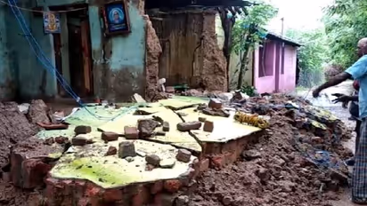 கொட்டித் தீர்க்கும் கனமழை..! 158 வீடுகள் தரைமட்டம்..!