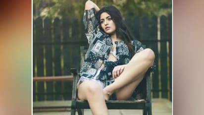 বিতর্কিত নায়িকা পরিমনির জীবনে আসছে নতুন অতিথি, কে সেই বিশেষ অতিথি, যার জন্য দেড় বছরের ছুটিতে গেলেন নায়িকা