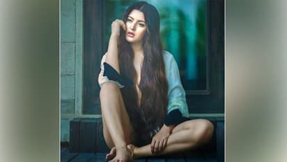 'গণধর্ষণ করে খুনের চেষ্টা', শারীরিক নির্যাতনের শিকার হয়ে হাসিনার কাছে সুবিচার চাইলেন পরীমণি