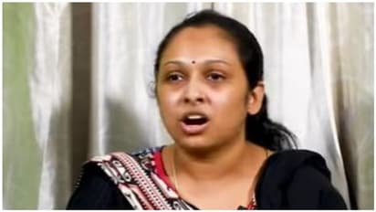 ஓவர் குடியில் குழந்தையிடம் தவறாக நடந்த சீரியல் நடிகர் ஈஸ்வர்...! நடுவீட்டில் சிறுநீர் கழித்து அசிங்கம் செய்ததை கூறி கதறி அழும் மனைவி..!