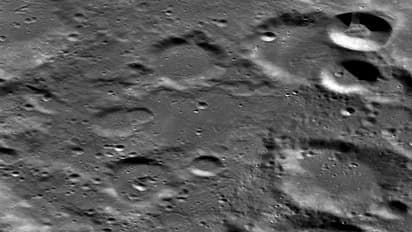 'വിക്രം ലാന്ററിന്റെ' ചന്ദ്രനിലെ കിടപ്പ്: ഐഎസ്ആര്ഒയ്ക്കും നാസയ്ക്കും ഇടയിലുള്ള കൗതുകകരമായ കേസ്.!