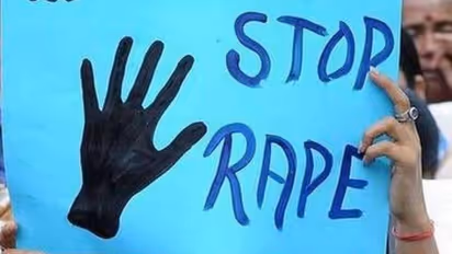 నోట్లో దుస్తులు కుక్కి... మహిళపై అత్యాచారం