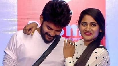 அவங்க விட்டாலும்... ஆர்மி விடாது போல... கவின், லாஸ்லியா காதலை வளர்க்க படாதபாடு படும் ரசிகாஸ்... சோசியல் மீடியாவை கலக்கும் மீம்ஸ்..!