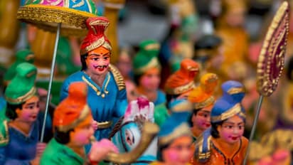 বিয়ে করতে যাওয়ার পথে বর বসলেন ধর্মঘটে, হুলুস্থুল কনে-বাড়িতে