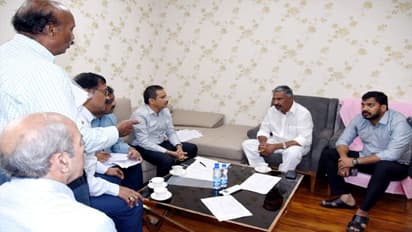 పోలవరం మట్టినీ టిడిపి వదల్లేదు...సమీక్షా సమావేశంలో మంత్రుల సీరియస్ కామెంట్స్