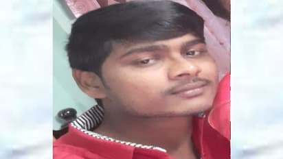 అమ్మాయి కోసం... టిక్ టాక్ లో వీడియో చేసి యువకుడి ఆత్మహత్యాయత్నం