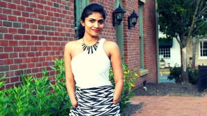 മാളവിക അയ്യര്‍; 17 വര്‍ഷം മുമ്പ് ഗ്രനേഡ് പൊട്ടി കൈകള്‍ നഷ്ടമായി, ഇന്ന് ലോകത്തിന് മുഴുവന്‍ മാതൃക