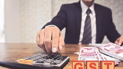 വ്യാജ ജിഎസ്ടി ചാർജുകൾ: റെസ്റ്റോറെന്റ് ബില്ലുകൾ കൃത്യമായി പരിശോധിക്കൂ