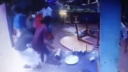 'சாப்பிட்டதுக்கு காசா'..? உணவக உரிமையாளரை சரமாரியாக தாக்கிய கும்பல்..!