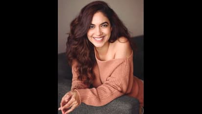 கியூட்... கியூட்... ரியாக்ஷனால் ரசிகர்களை சுண்டி இழுக்கும் நடிகை ரித்து வர்மா..! கலக்கல் கிளிக்ஸ்..!