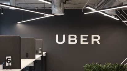 വെറും മൂന്ന് മിനുട്ടില് യൂബര് 3500 ജീവനക്കാരെ പിരിച്ചുവിട്ടു
