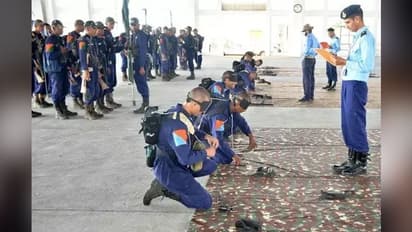 बेहद मुश्किल है इंडियन नेवी ऑफिसर की ट्रेनिंग, 4 साल तक खाने सोने का नहीं रहता होश