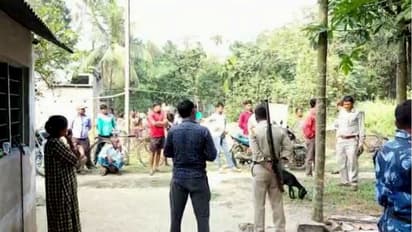 পড়ে থাকল মায়ের দেহ, জমি মাপতে ব্যস্ত দুই ছেলে