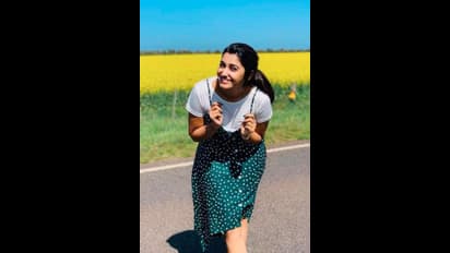 நியூ ட்ரெஸ்ஸிங் ஸ்டைல்... கண்ணுல வித்தியாசமான கூலிங் கிளாஸ்... ஹேர் கலர் என கிளுகிளுப்பேற்றும் பிரியா பவானி சங்கர்..!