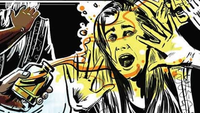 తహసీల్దార్ పై డీజిల్ పోసిన రైతు.. ఉలిక్కిపడ్డ రెవెన్యూ అధికారులు