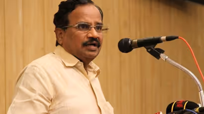 என் பின்னால் அணிவகுக்காத இந்தத் தமிழ் மக்கள் வெட்கித் தலை குனிய வேண்டும்- தமிழருவி மணியன்