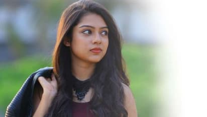 அக்கா, தங்கைகளுக்கு இதை பரிசாக கொடுங்கள்... அண்ணன், தம்பிகளுக்கு "பிகில்" பட நடிகை கோரிக்கை...!