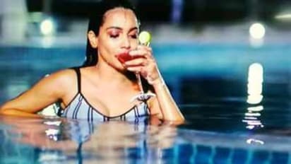 ஓட்டல் அறையில் பிக்பாஸ் நடிகையை கதற கதற செய்த பிரபல அரசியல் வாரிசு..!! சிக்கியது சிசிடீவி காட்சிகள்.!!