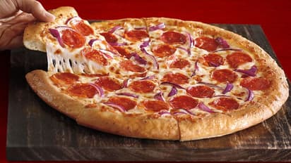 ഓൺലൈൻ വഴി പിസ ഓർഡർ ചെയ്തു; യുവാവിന് നഷ്ടമായത് അമ്മയുടെ ചികിത്സക്ക് സ്വരൂക്കൂട്ടിയ പണം