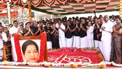 ஜெயலலிதாவின் ஆவியை கட்டிப்போட முயன்றார் சசி!  மன்னார்குடி குடும்பத்தை வெச்சு செய்யும் ஆன்மா : வேங்கடசர்மா வைக்கும் வேட்டு  ...