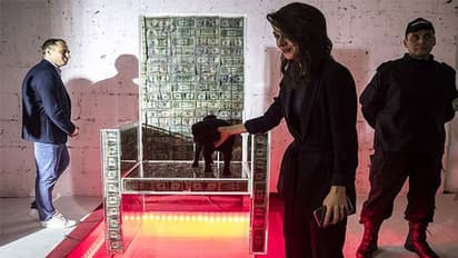 ऐसी वैसी नहीं, पूरे 7 करोड़ रुपए की है ये कुर्सी, बैठने वालों के चमका देती है भाग्य